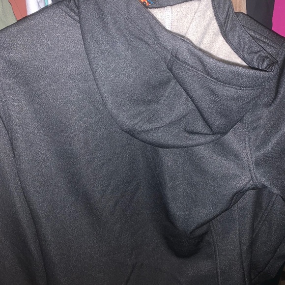 Two The North Face Maroon or Black Zip-up hoodie - Picture 7 of 11